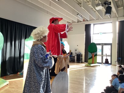 Wizard Theatre perform for the school