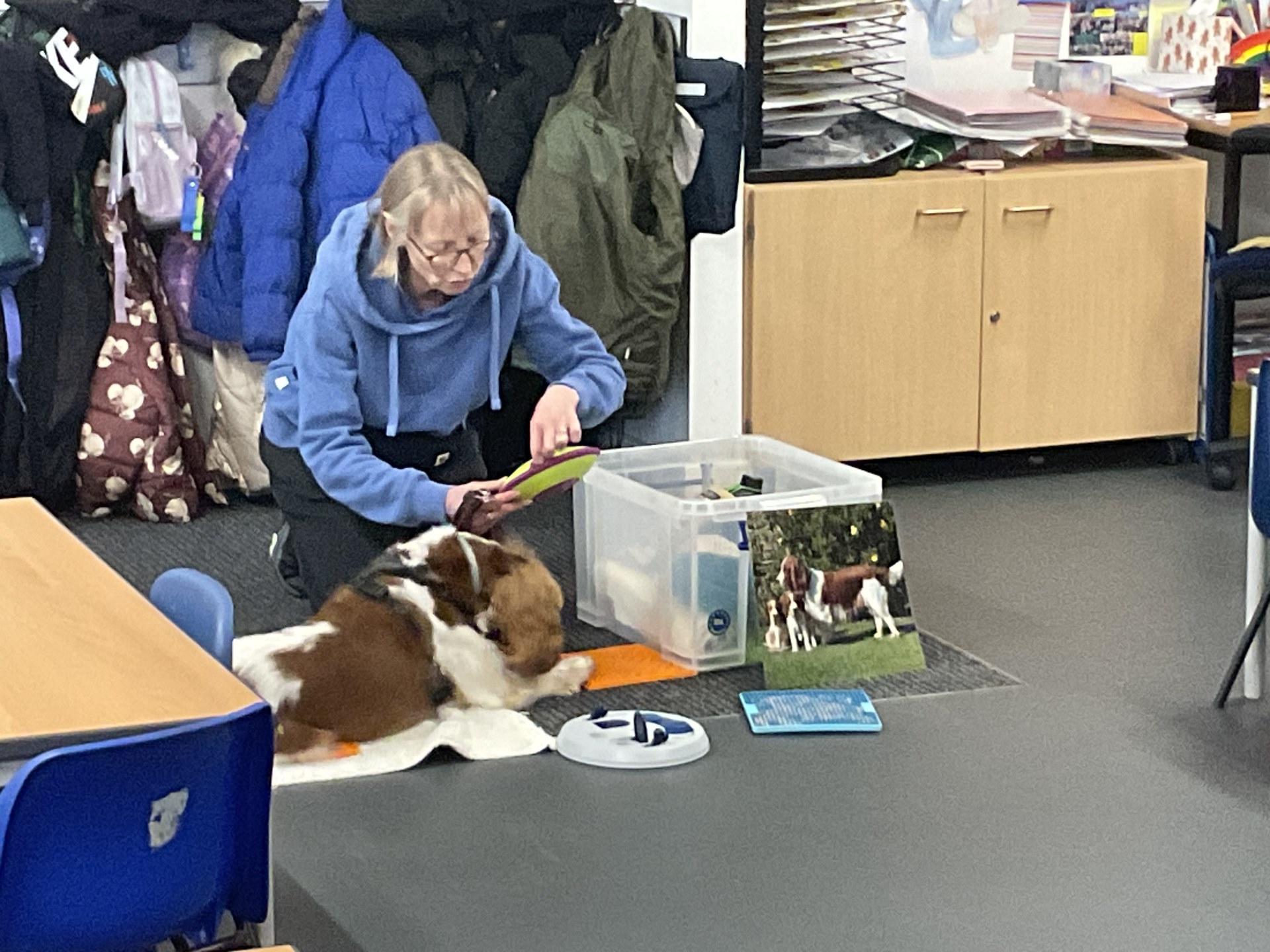 Mrs Gardner talking about Cerys to Year 1 children