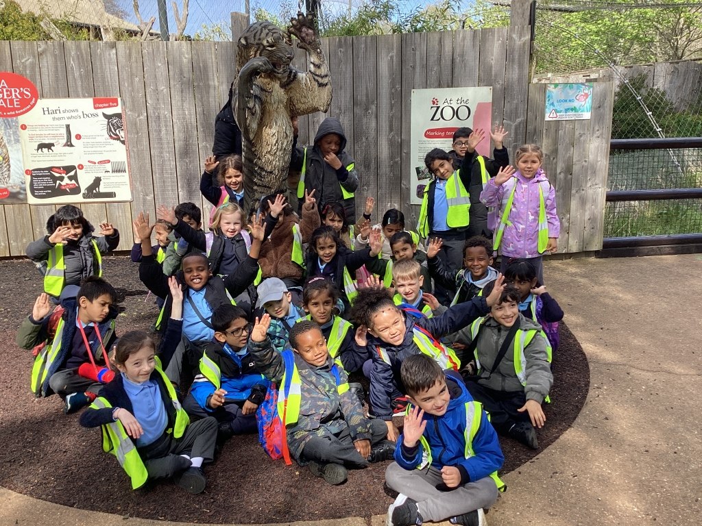 Group photo of Year 1 children at the Zoo
