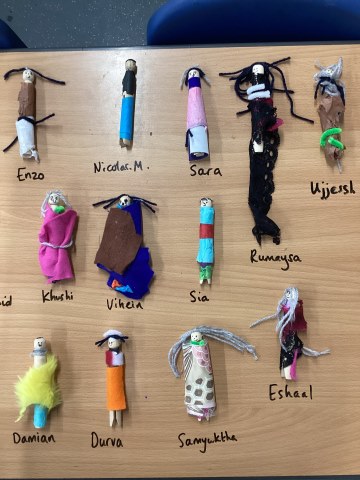 Several peg dolls made by year 1