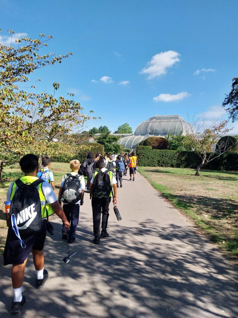 Year 6 walking around Kew Gardens